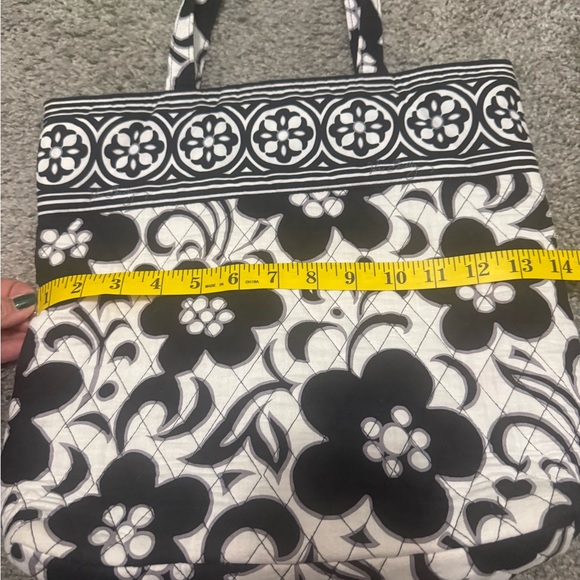 Vera Bradley Floral Black and White Tote Bag. Excellent Condition - Picture 4 of 12